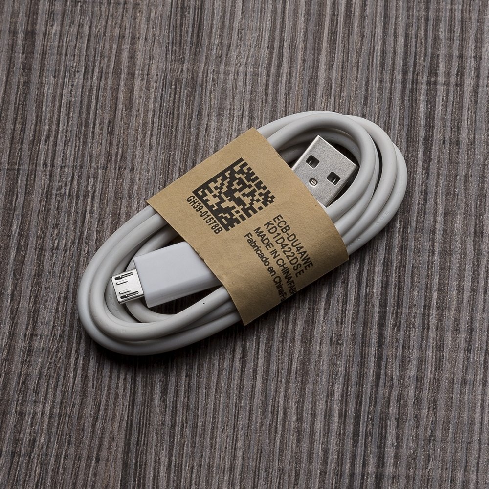 CABO DE DADOS USB V8  SPX-02003 NA COR BRANCO