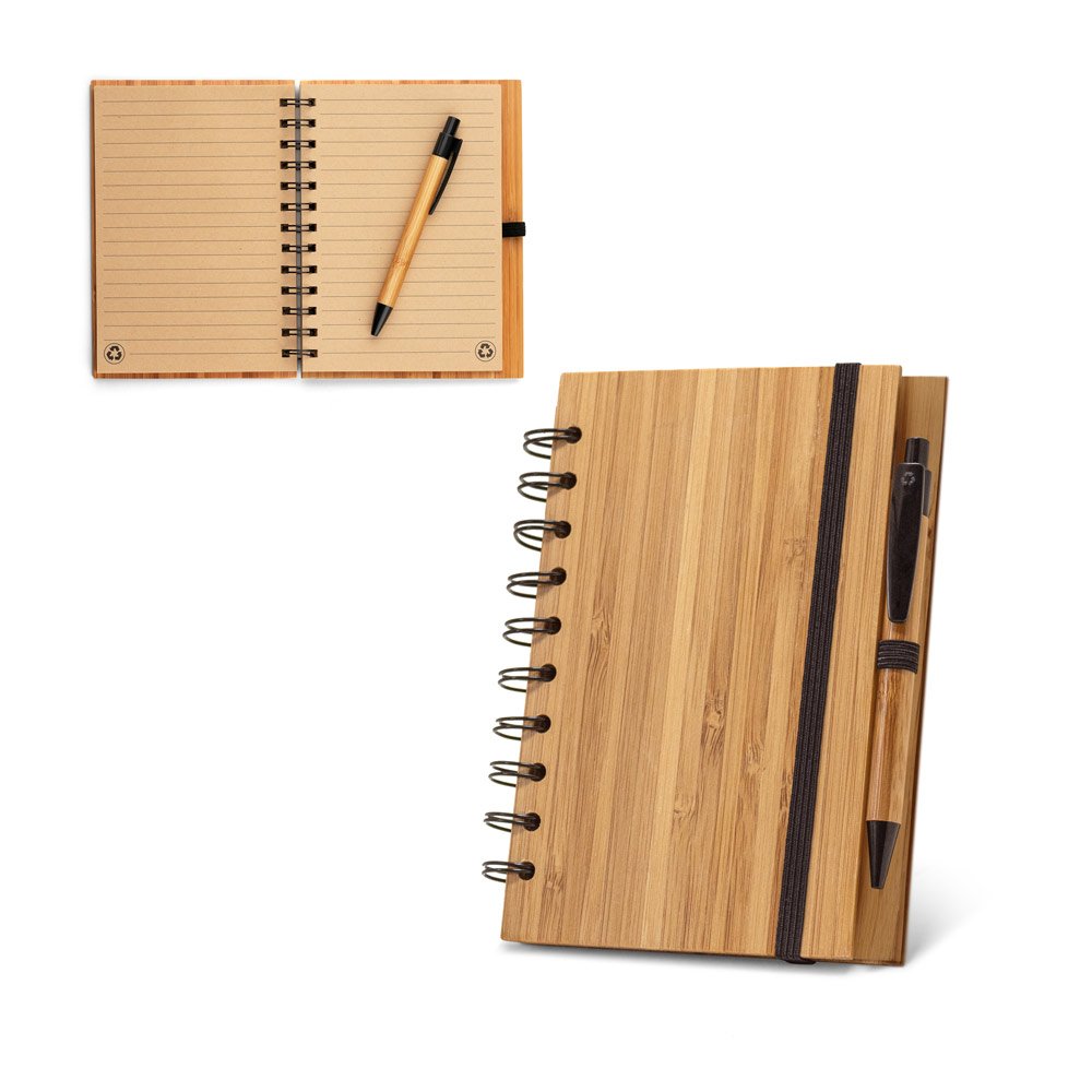 Caderno A5 espiral de capa dura em bambu, com páginas pautadas em papel 100% reciclado SP-93485-160 na cor Natural