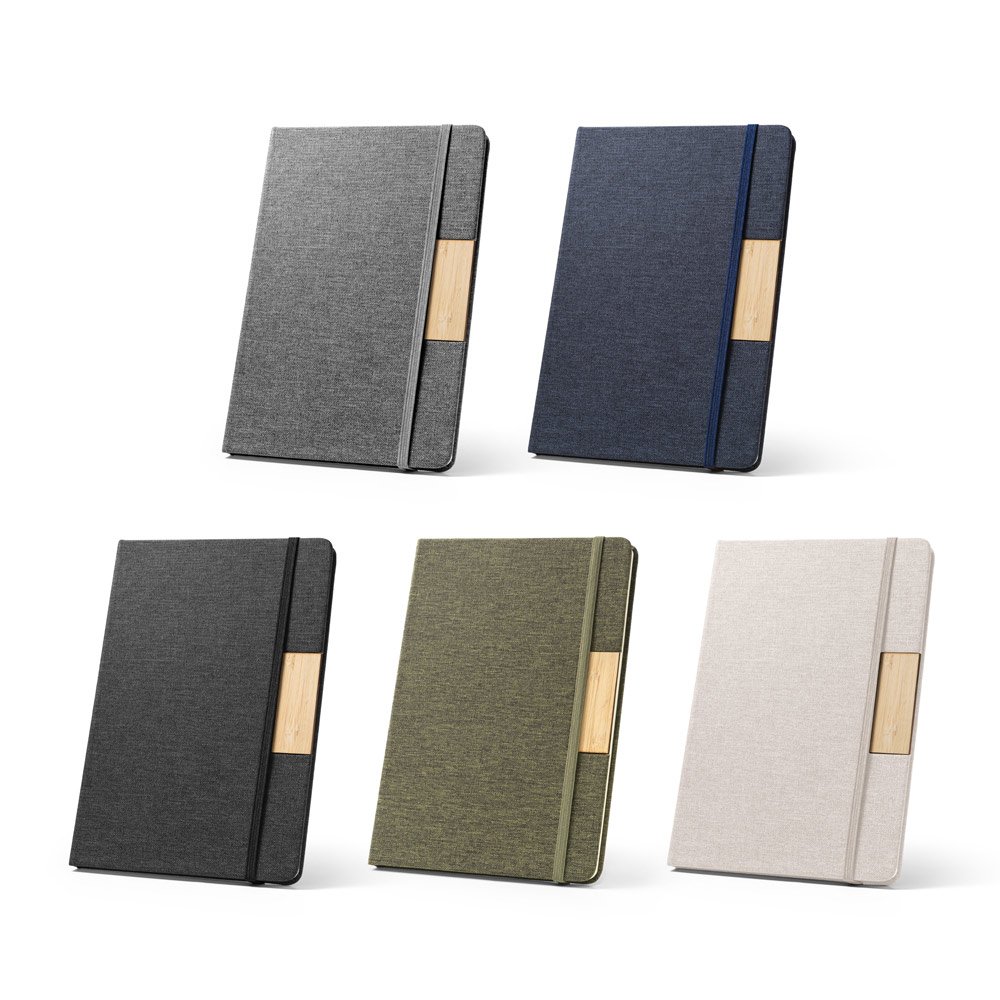 Caderno A5 de capa dura em tecido PET 100% reciclado, com páginas pautadas recicladas SP-93585-134 na cor Azul marinho