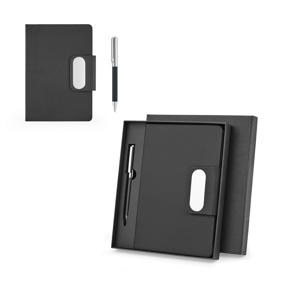 Conjunto composto por 1 caneta esferográfica e 1 caderno, em PU e aço inox SP-93668-103 na cor Preto